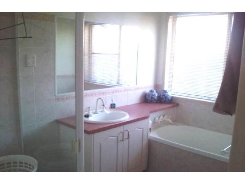 20 Paddington Court, Middle Ridge QLD 4350