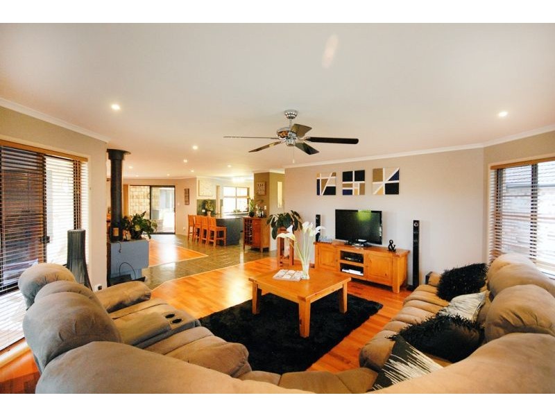 13 Graham Court, Hodgson Vale QLD 4352