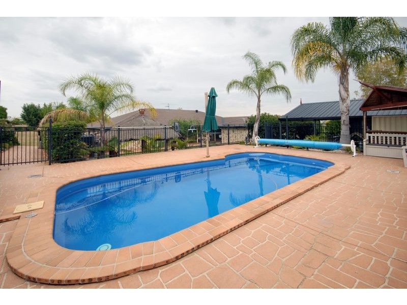 13 Graham Court, Hodgson Vale QLD 4352