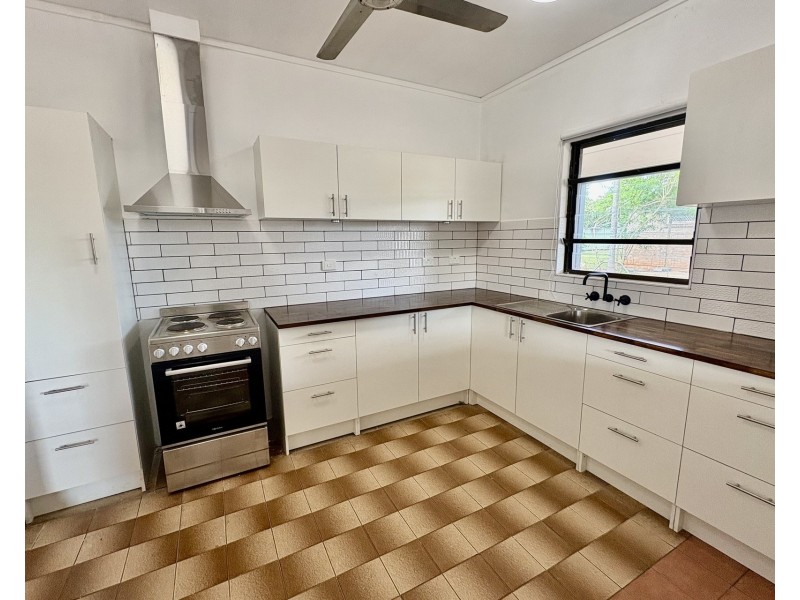 12 Caledonian Street, Anula NT 0812
