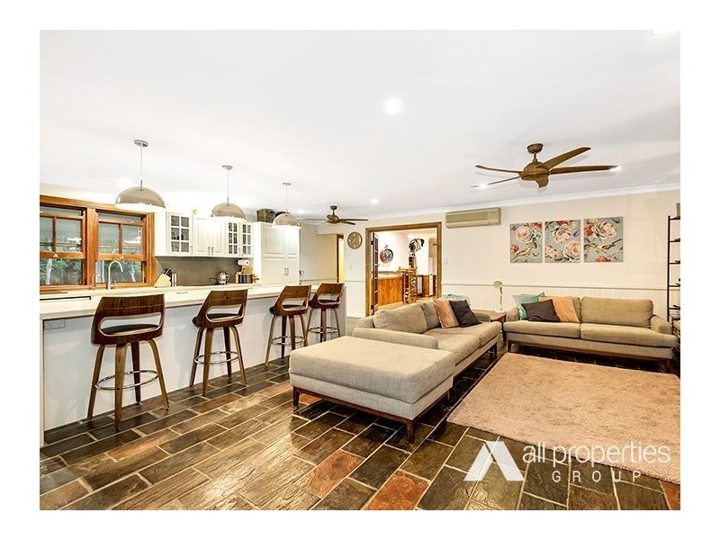 182 Merluna Road, Park Ridge South QLD 4125