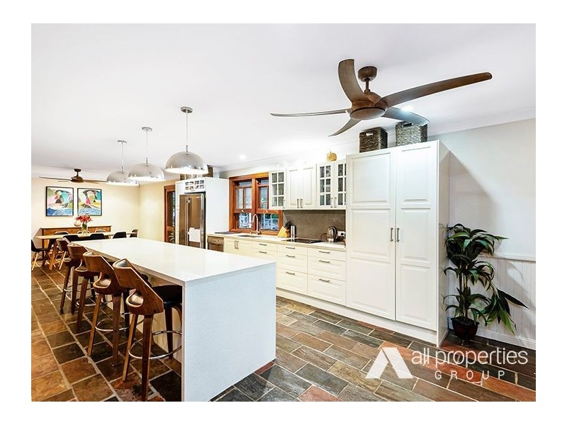 182 Merluna Road, Park Ridge South QLD 4125