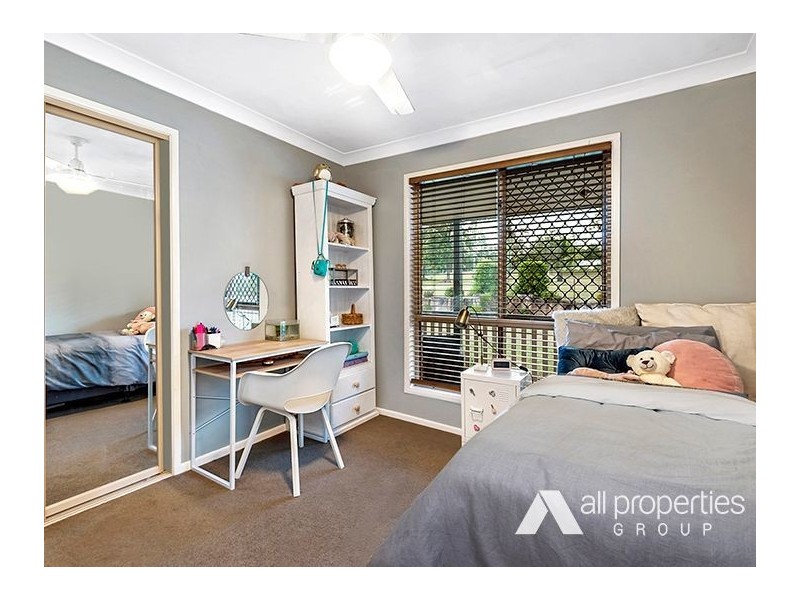 182 Merluna Road, Park Ridge South QLD 4125