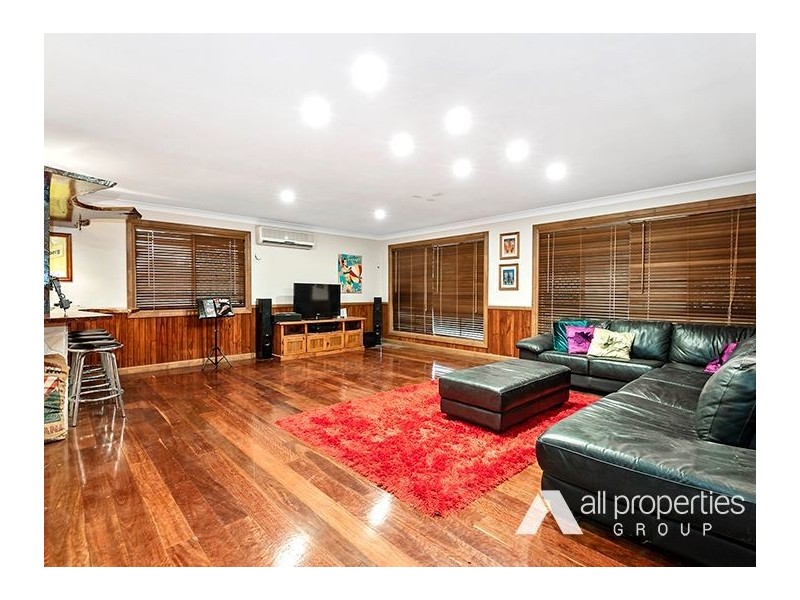 182 Merluna Road, Park Ridge South QLD 4125