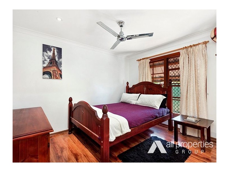 9 Fernhaven Court, Regents Park QLD 4118