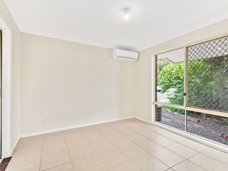 69 Middle Road, Hillcrest QLD 4118
