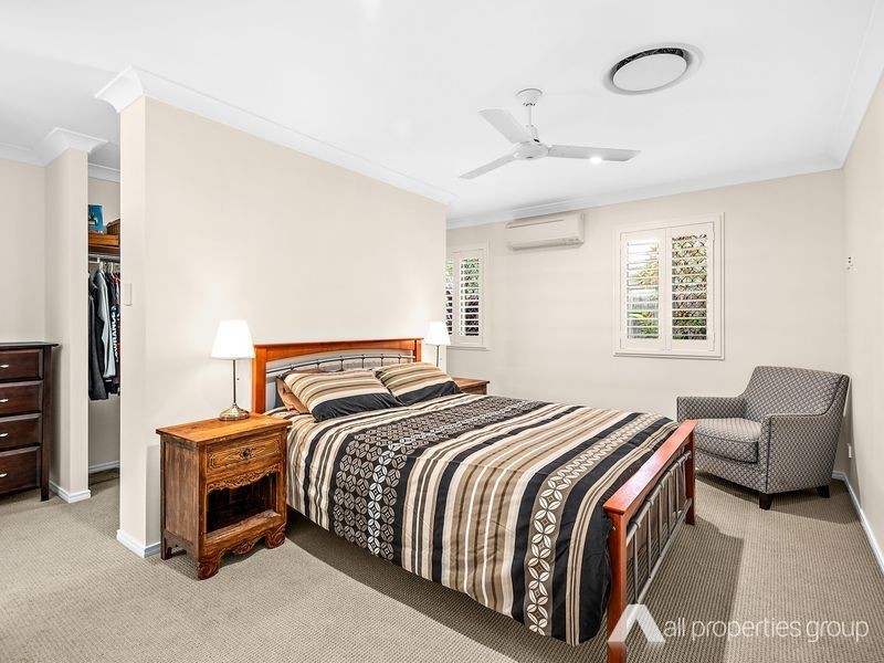 27 Sandalwood Street, Heathwood QLD 4110