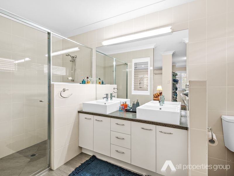 27 Sandalwood Street, Heathwood QLD 4110