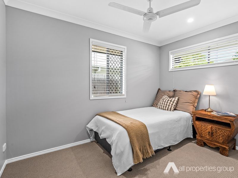 27 Sandalwood Street, Heathwood QLD 4110