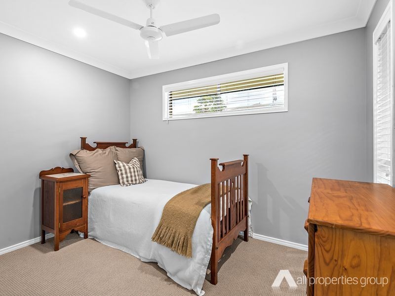 27 Sandalwood Street, Heathwood QLD 4110