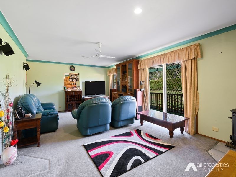 60-62 Merluna Road, Park Ridge South QLD 4125