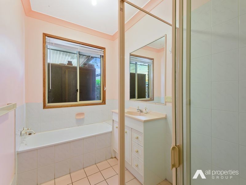 60-62 Merluna Road, Park Ridge South QLD 4125