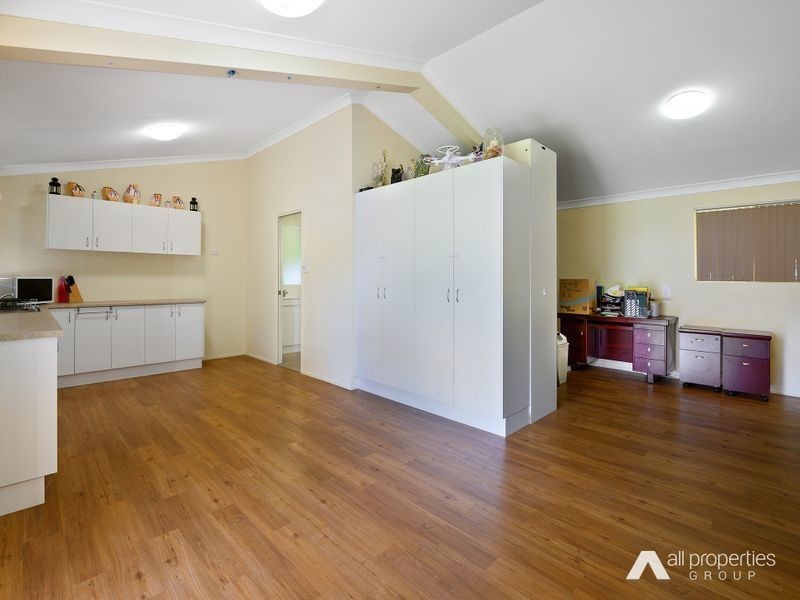 60-62 Merluna Road, Park Ridge South QLD 4125