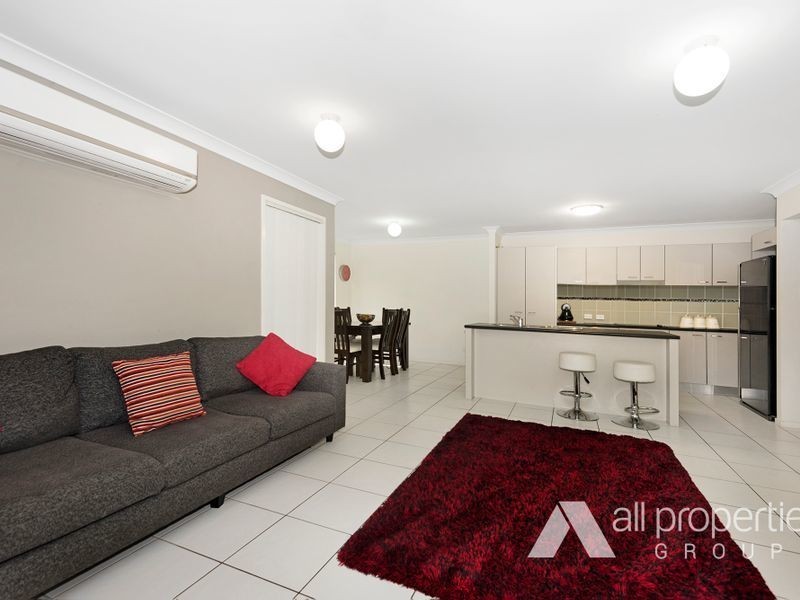 5 Tamsin Court, Regents Park QLD 4118