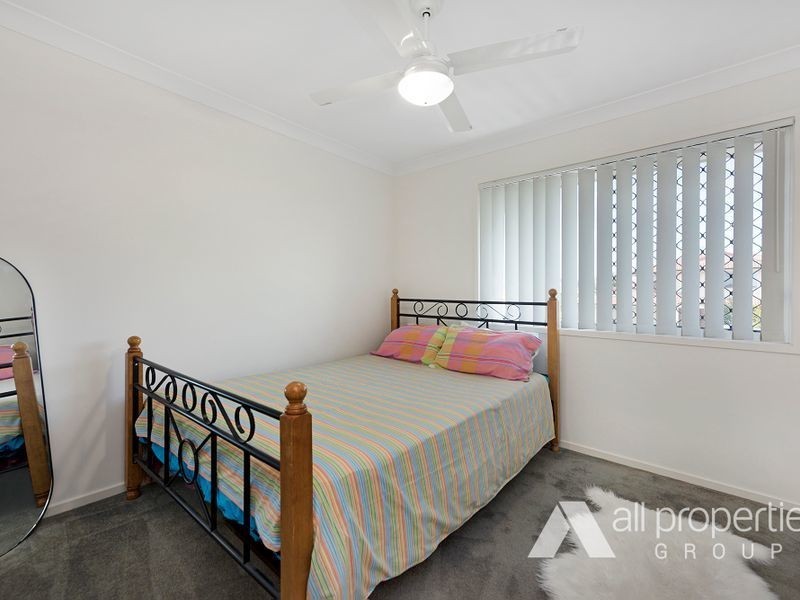 5 Tamsin Court, Regents Park QLD 4118