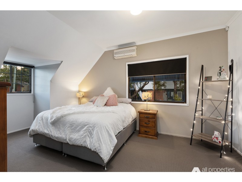 11 Bonhill Court, Hillcrest QLD 4118