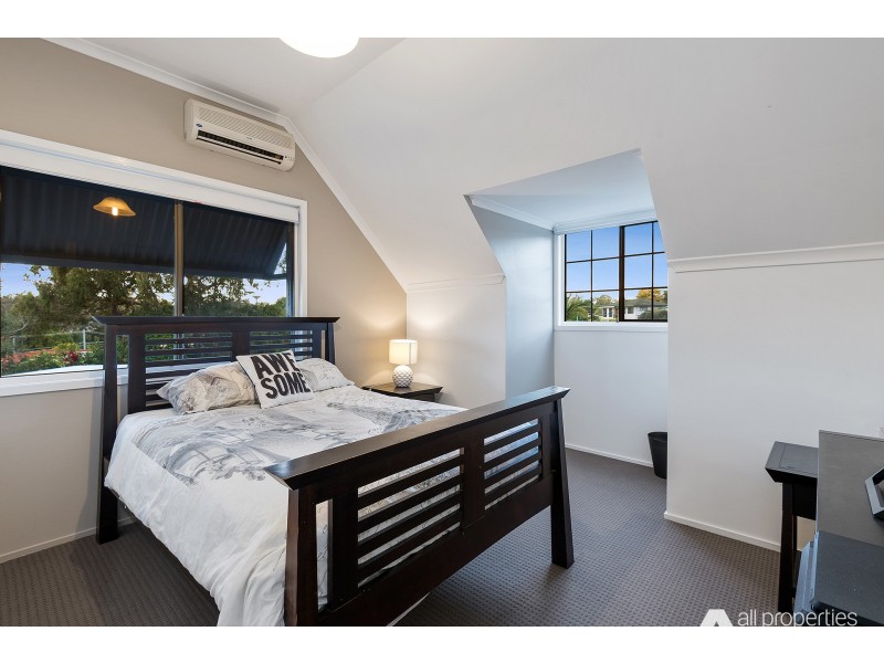 11 Bonhill Court, Hillcrest QLD 4118