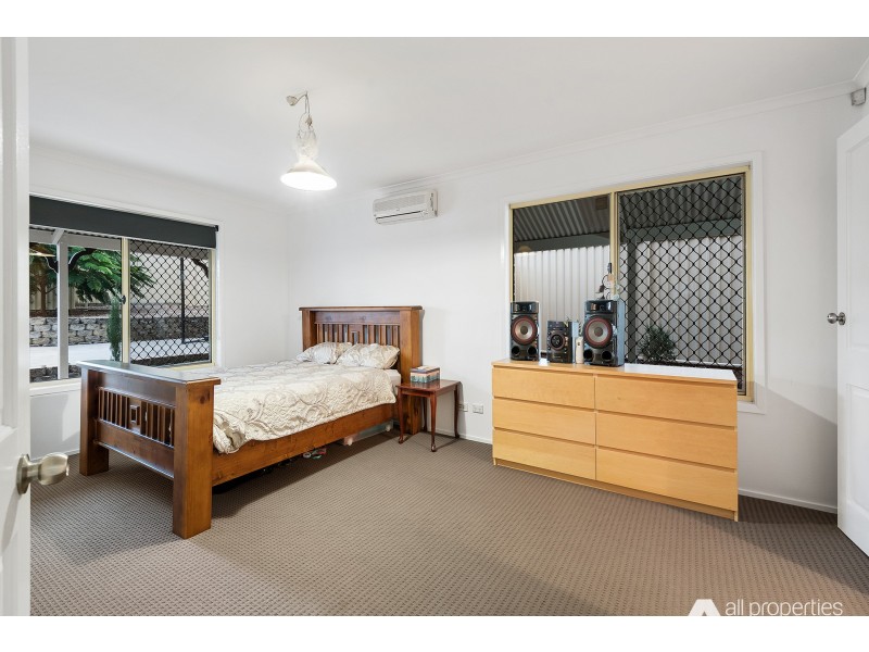 11 Bonhill Court, Hillcrest QLD 4118