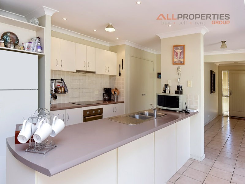 11 Parkside Place, Forest Lake QLD 4078