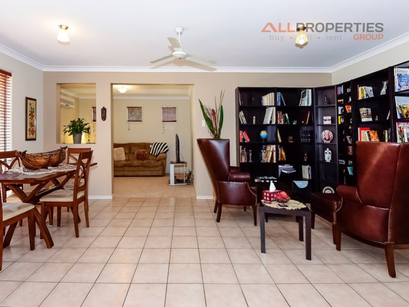 11 Parkside Place, Forest Lake QLD 4078