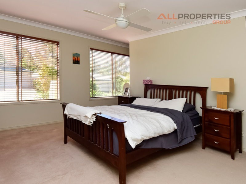 11 Parkside Place, Forest Lake QLD 4078