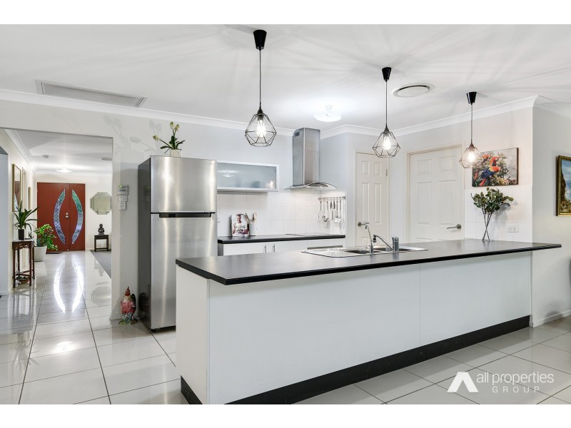 16-18 Goldfinch Court, Greenbank QLD 4124