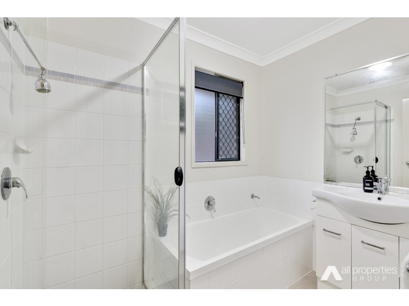 16-18 Goldfinch Court, Greenbank QLD 4124