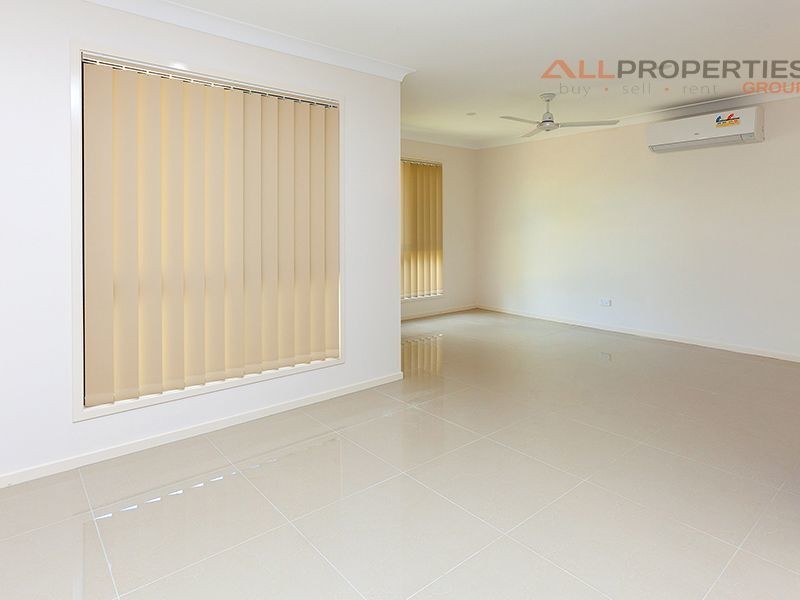 35 Strathallen Drive, Boronia Heights QLD 4124