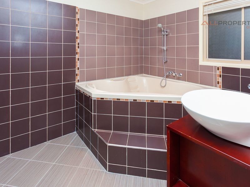 20 Letitia Street, Regents Park QLD 4118