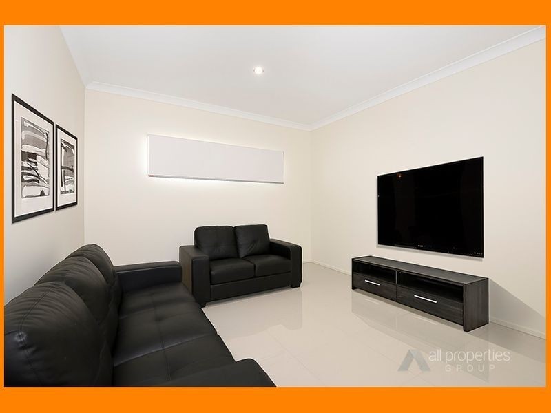 22 Rise Place, Heathwood QLD 4110