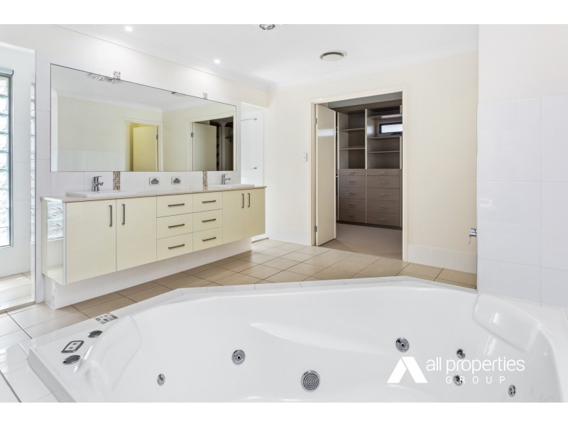 109 Parkwood Drive, Heathwood QLD 4110