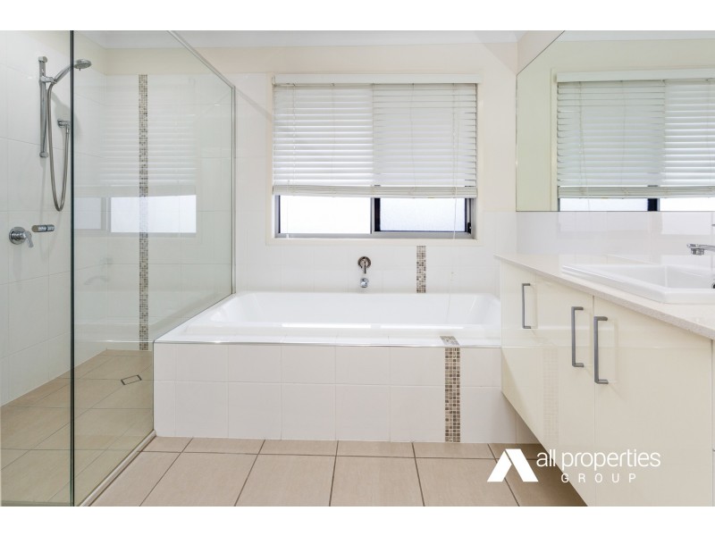 109 Parkwood Drive, Heathwood QLD 4110