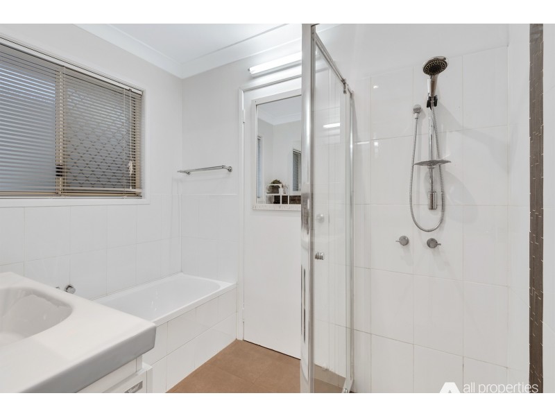 15 Tasman Court, Boronia Heights QLD 4124