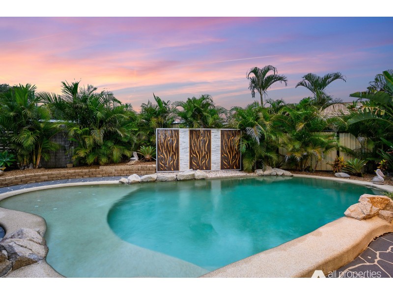 8 Alfred Place, Flinders View QLD 4305