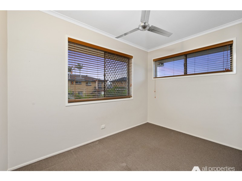 8 Alfred Place, Flinders View QLD 4305