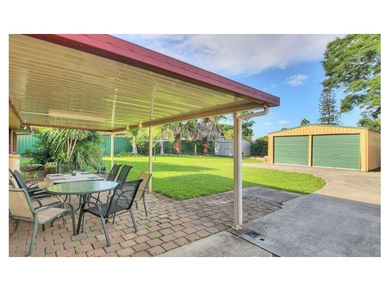 15 Whitcomb Street, Hillcrest QLD 4118