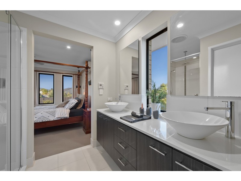4 Winterpeak Close, Yarrabilba QLD 4207