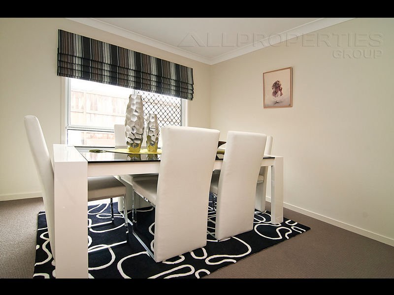 63 Juniper Street, Heathwood QLD 4110