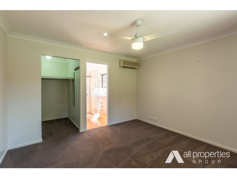 4 Fromelles Court, Regents Park QLD 4118