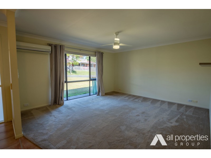4 Fromelles Court, Regents Park QLD 4118