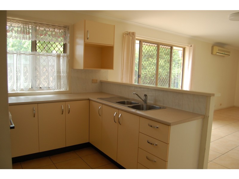 11 Thistle Street, Regents Park QLD 4118