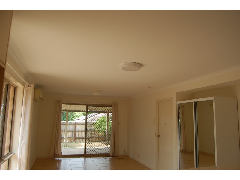 11 Thistle Street, Regents Park QLD 4118