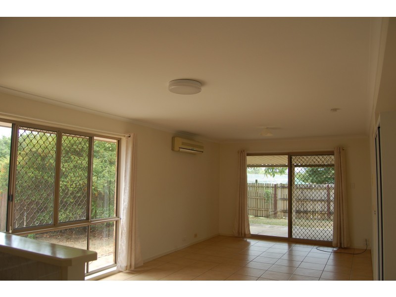 11 Thistle Street, Regents Park QLD 4118