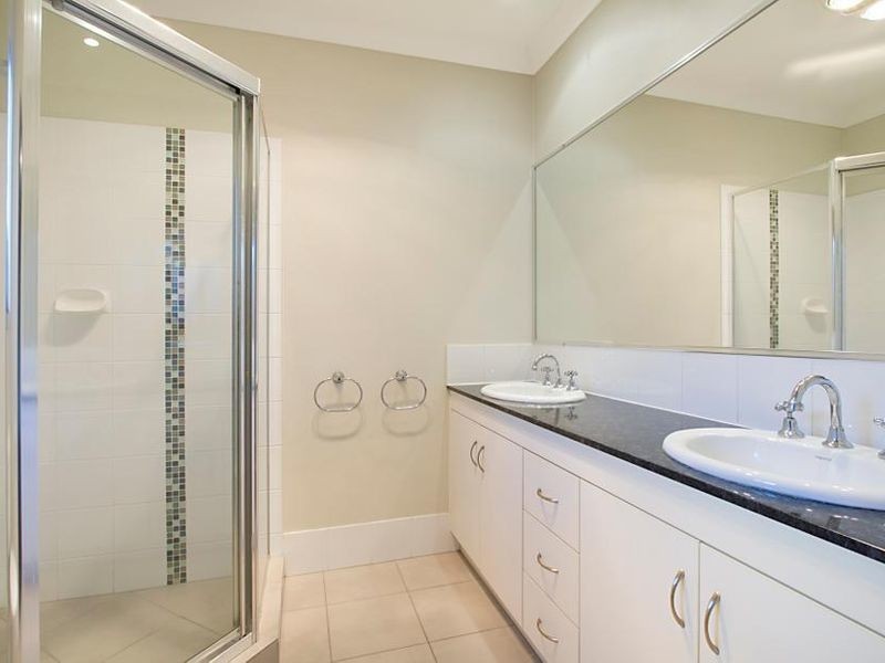 9 Starush Court, Upper Coomera QLD 4209