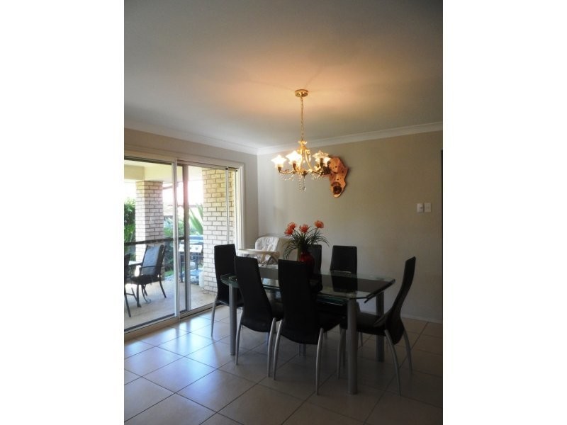 13 Rowan Street, Heathwood QLD 4110