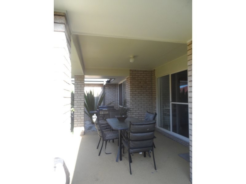 13 Rowan Street, Heathwood QLD 4110