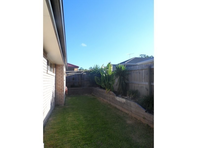 13 Rowan Street, Heathwood QLD 4110