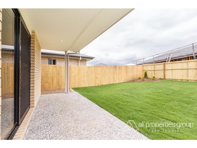 8 Malachite Drive, Logan Reserve QLD 4133