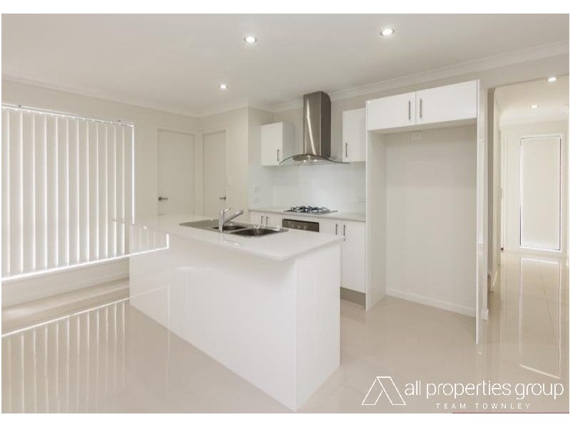 8 Malachite Drive, Logan Reserve QLD 4133