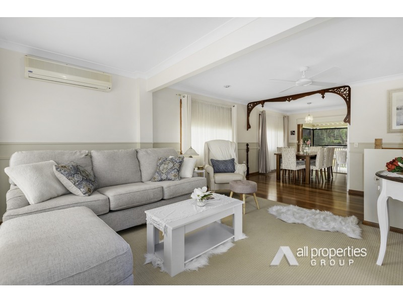 6 Conifer Street, Hillcrest QLD 4118